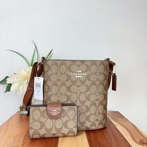 NWT Coach Sophie Bucket Bag and Medium Corner Zip Wallet In Signature‎ Canvas